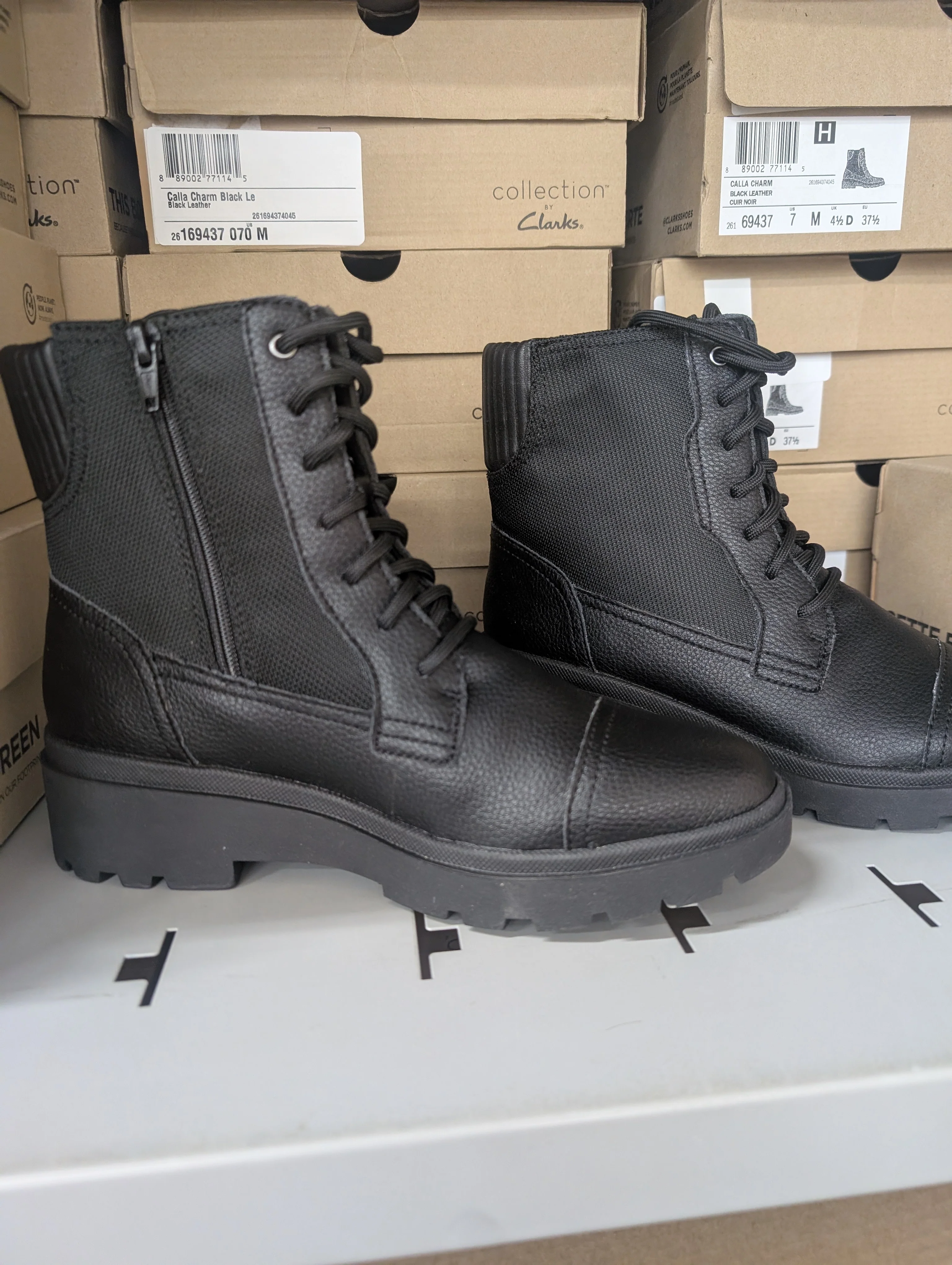 Clarks Size 8.5 Women's Calla Charm Black Leather Boots - Image 2